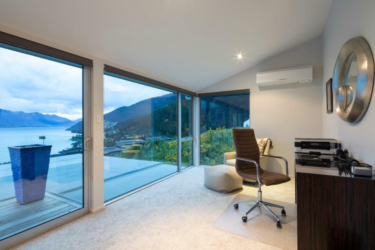 Papillon, A Relax It'S Done Luxury Holiday Home كوينستاون المظهر الخارجي الصورة