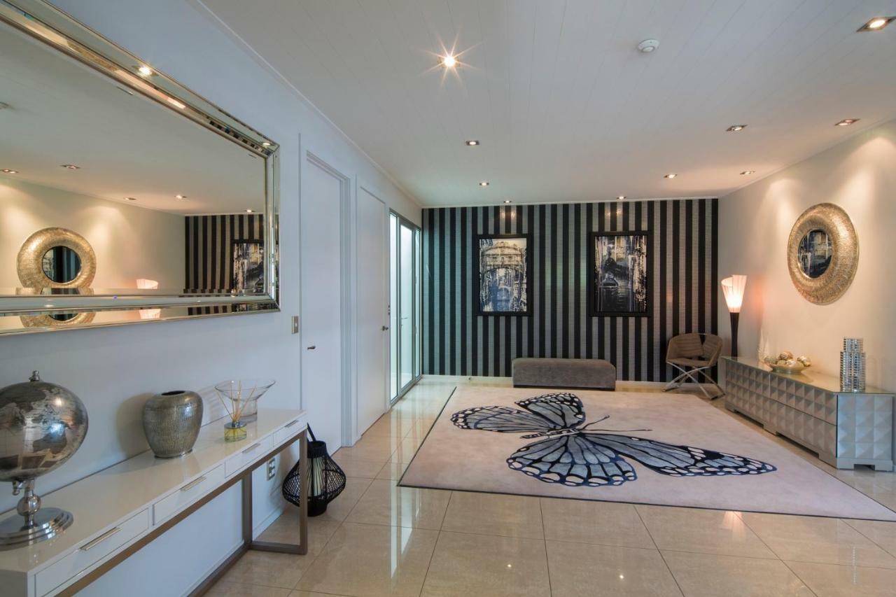 Papillon, A Relax It'S Done Luxury Holiday Home كوينستاون المظهر الخارجي الصورة