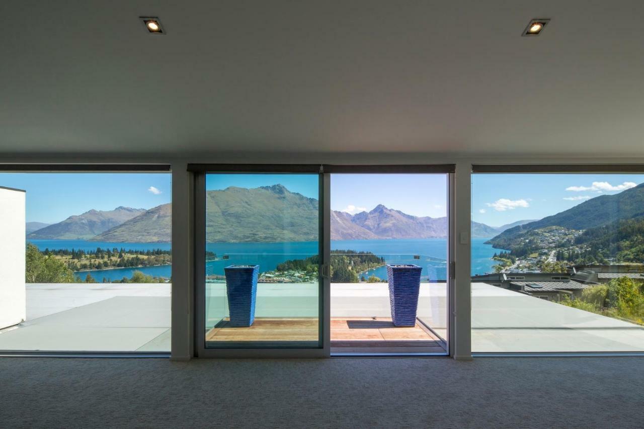 Papillon, A Relax It'S Done Luxury Holiday Home كوينستاون المظهر الخارجي الصورة